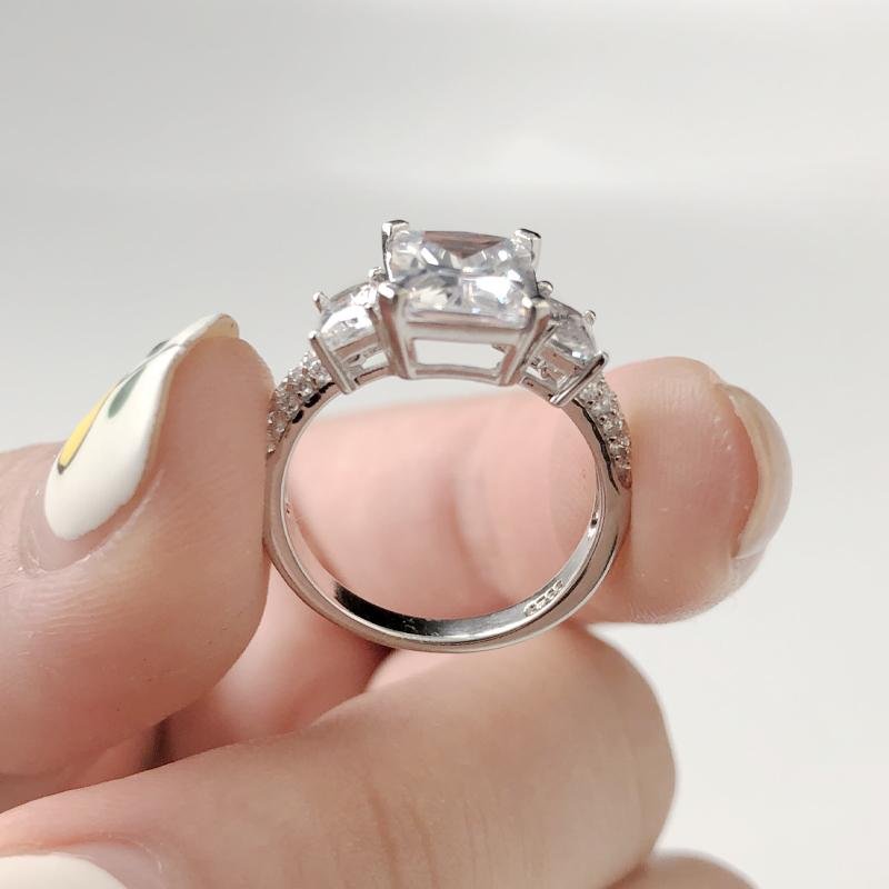 Princess Cut Three Stone Ring - jolics